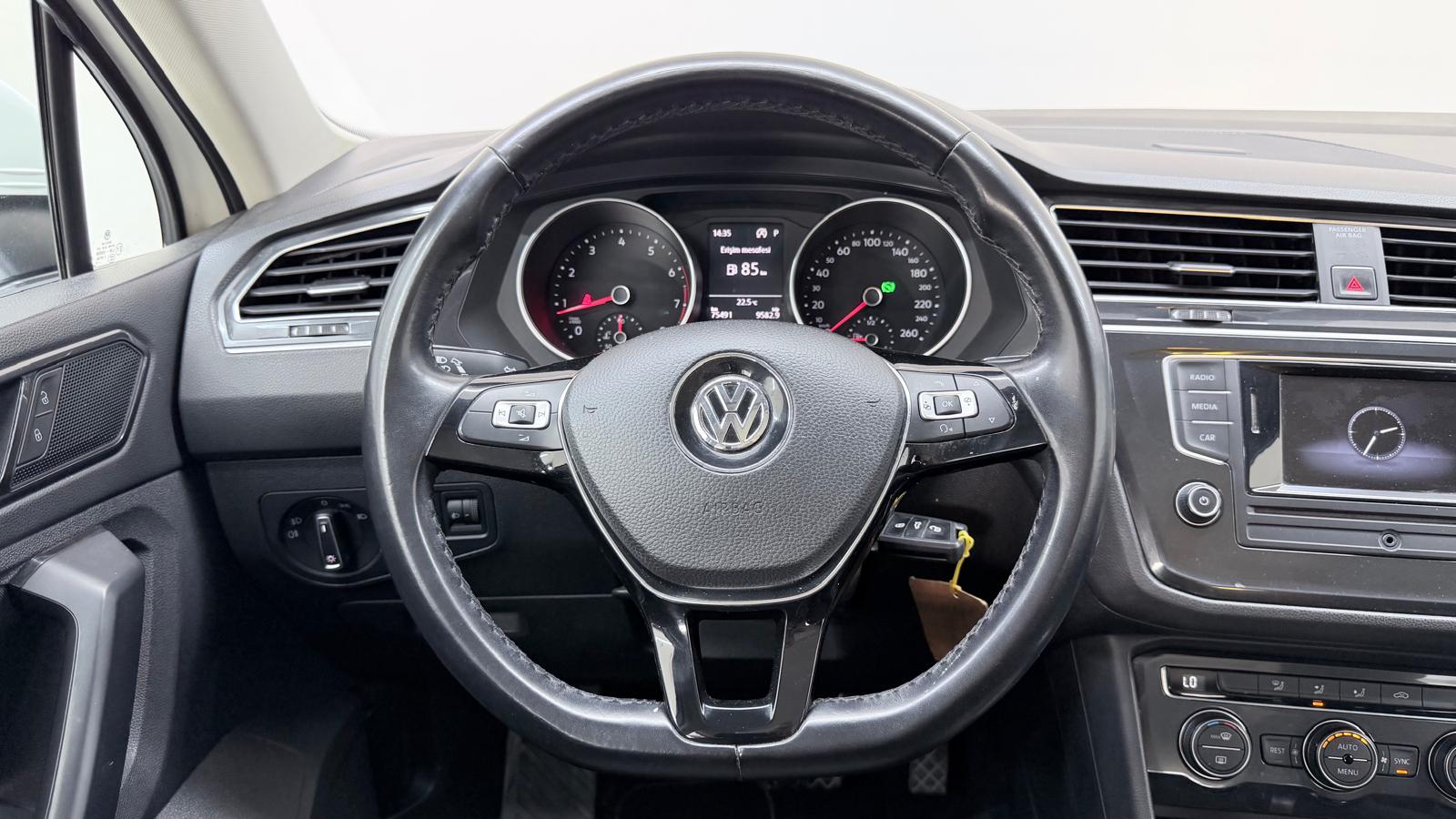 VOLKSWAGEN TIGUAN 10